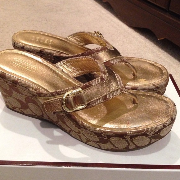 Shoes - Picture 3 of 4
