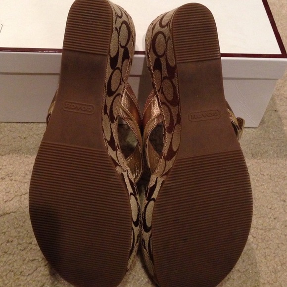 Shoes - Picture 4 of 4