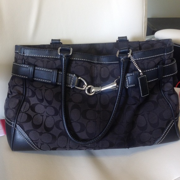 Coach Handbags - Classic Coach bag