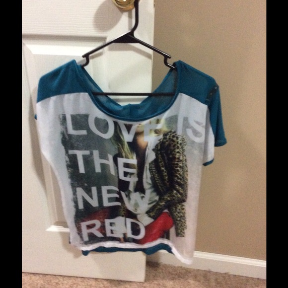 Top, size small.