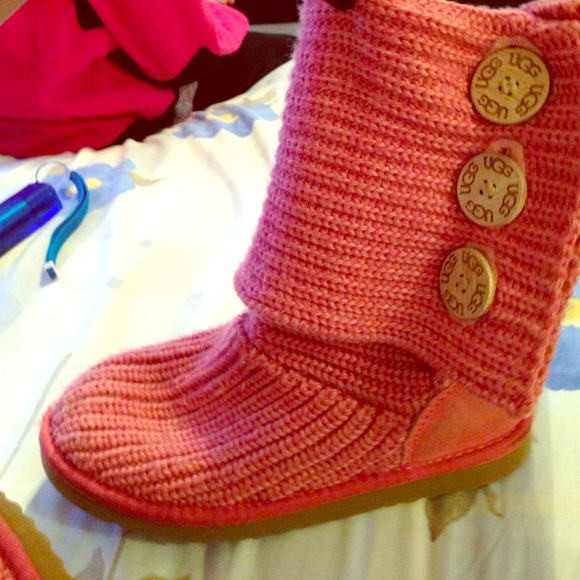 PINK KNIT UGGS 😍