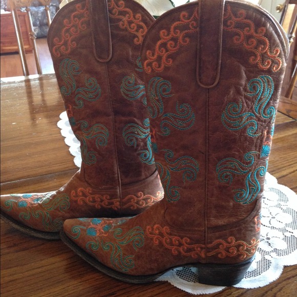 🎉PRICE REDUCED🎉 LANE COWGIRL BOOT