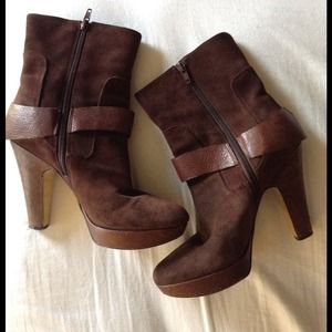 🍒Editor Pick! Nine West Booties