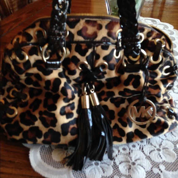 🎉GLAM GIRL HOST PICK🎉 AUTHENTIC MICHAEL KORS BAG