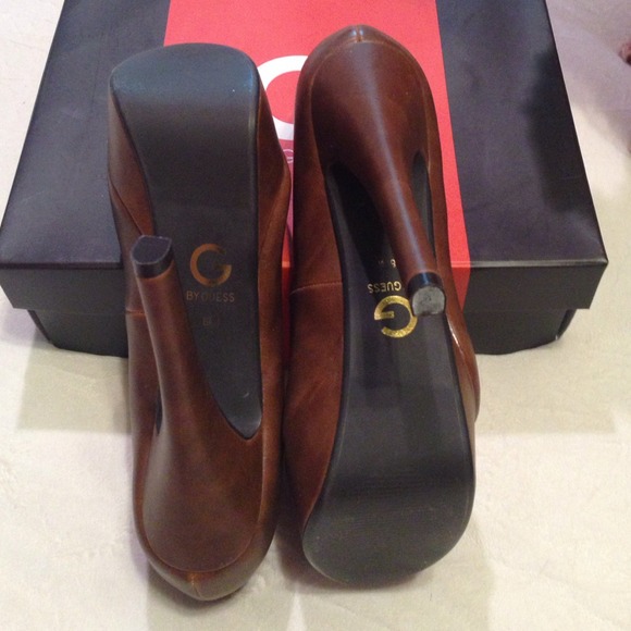 Brand New Guess Pumps.... - Picture 4 of 4