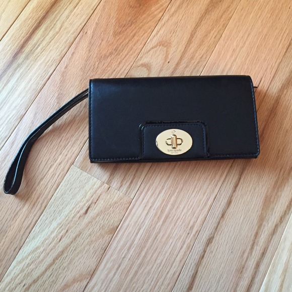 kate spade Clutches & Wallets - 🎀NEW🎀Kate Spade Turnlock Mara Hampton Road