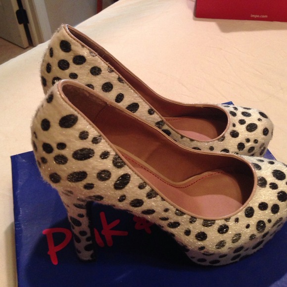 Pink and Pepper ~ White/ Multi Fabric Pin - Picture 2 of 4