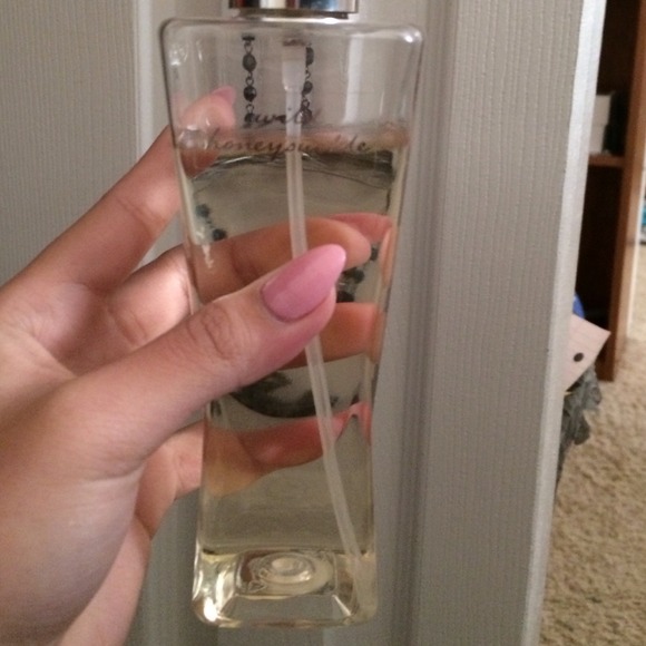 Bath and body works wild honeysuckle perfume - Picture 1 of 1