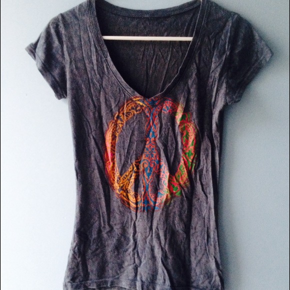 Peace v-neck