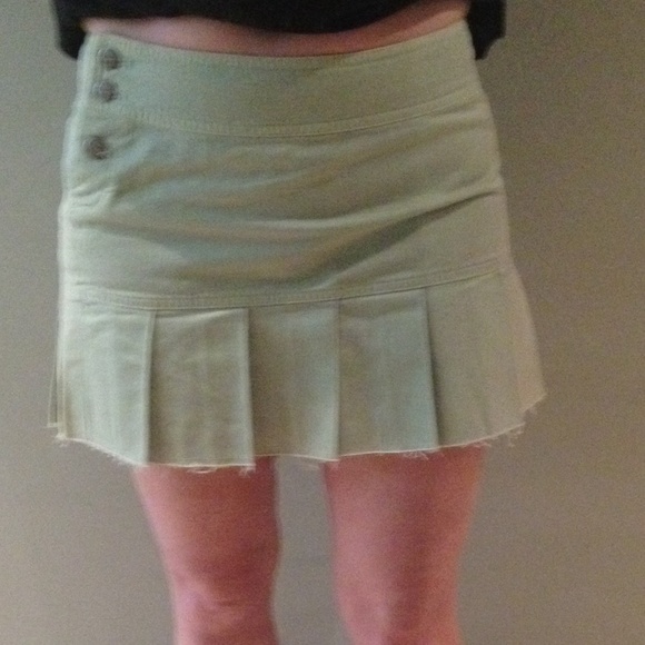 Mini skirts - Picture 3 of 4