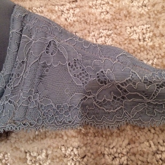 SALE!! Victoria Secret strapless 34c bra - Picture 3 of 6