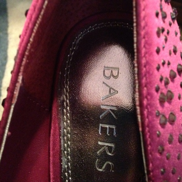 ❤️HOST PICK ❤️NWT Bakers Magenta sparkle heels - Picture 4 of 4