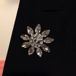 Crystal Clear Flower Broach Pin