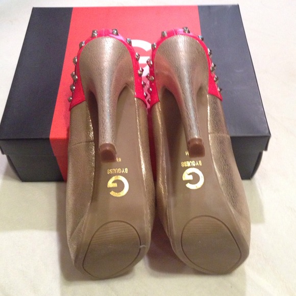 Guess Pumps....Brand New - Picture 3 of 4