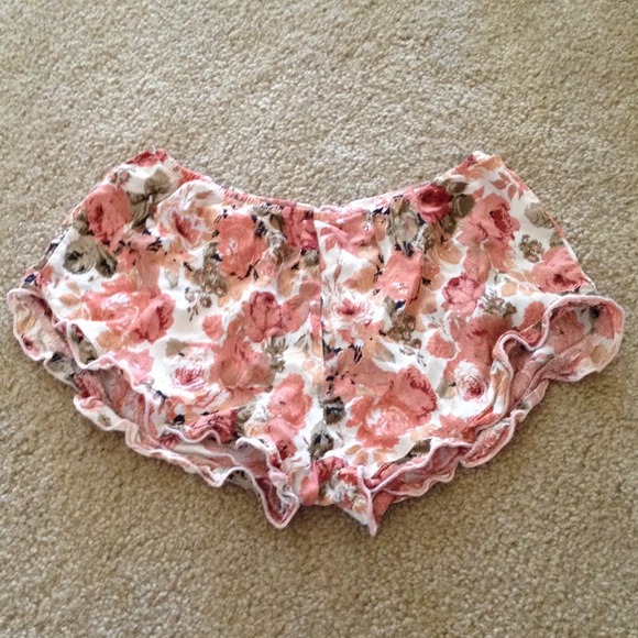 ❌ SOLD ❌ Brandy Melville Vodi Shorts