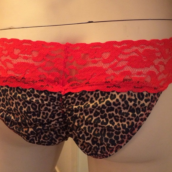 Triangle top Bikini - Picture 3 of 4