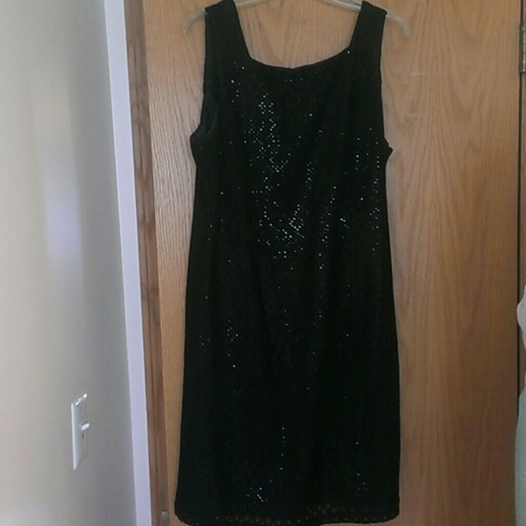 Reduced!!! Beautiful little black dress