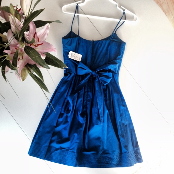 SOLD in Bundle: Dress from Windsor - Picture 2 of 3