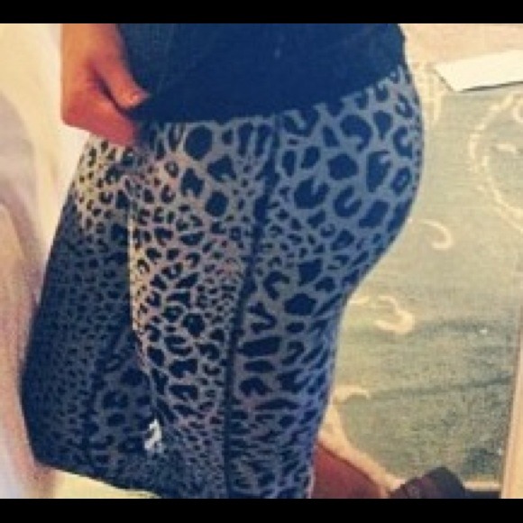 Nike Pro leopard leggings size Small