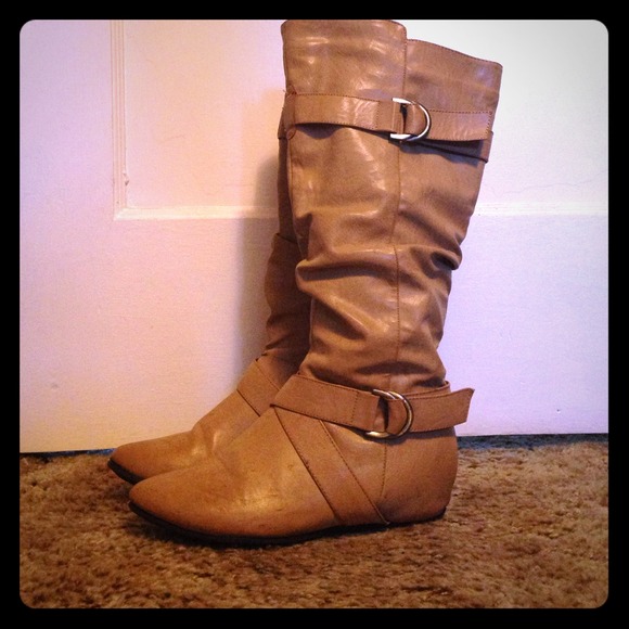 ❌SOLD IN BUNDLE❌ Light Tan Cathy Boots from ALDO