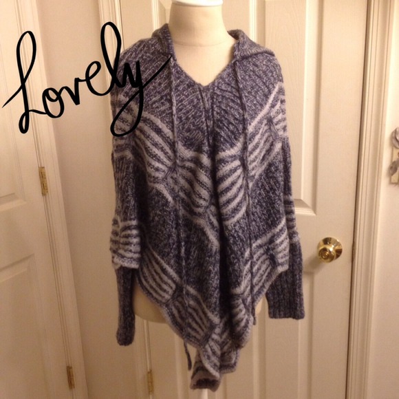 ❌Sold❌Angie Hooded Sweater Poncho NWT