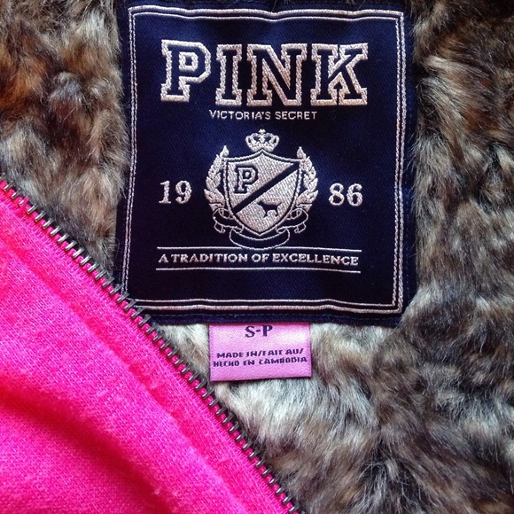 ❌SOLD IN BUNDLE❌ Faux Fur Lined 💗 PINK Zip Up