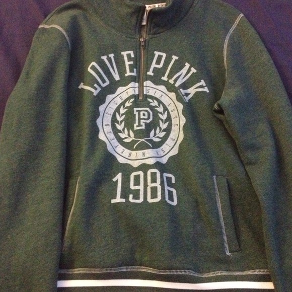 NWOT VS Pink crew sweatshirt