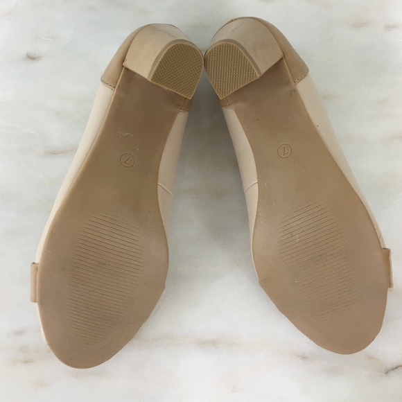 NWOT Two Toned Beige Open Toe Pumps - Picture 4 of 4