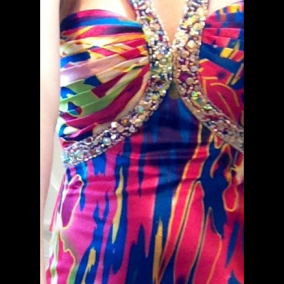 Prom dress! - Picture 3 of 4