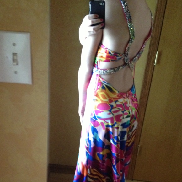 Prom dress! - Picture 4 of 4