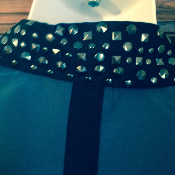 Rock & Republic studded tunic top - Picture 4 of 4