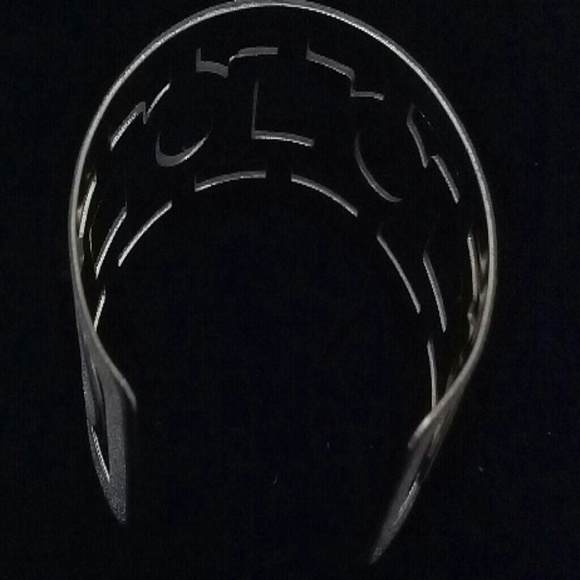 Cuff - Picture 2 of 4