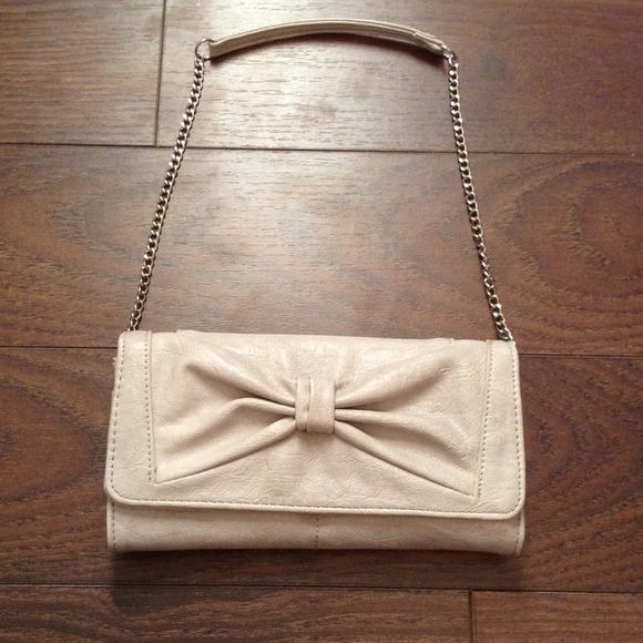 Handbags - ❣❣Pretty  grey wallet/clutch