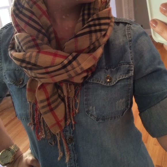 Accessories - Beautiful Tan, Black, and Red Checkered Scarf