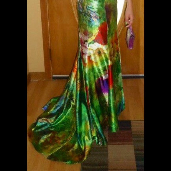 Prom dress - Picture 2 of 4