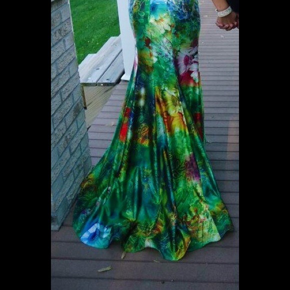 Prom dress - Picture 4 of 4