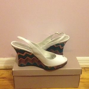 Vintage madden girl wedges