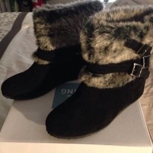 Shoes size 8 medium call it spring