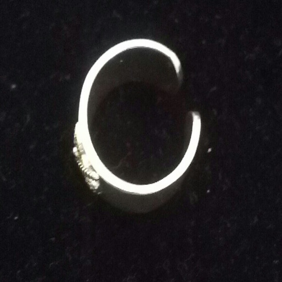 Ring - Picture 2 of 4