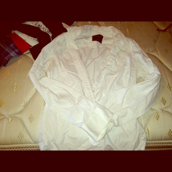 AE button down