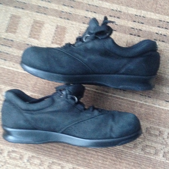 sas walking shoes