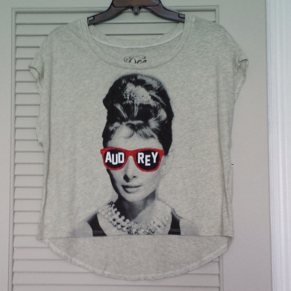 Audrey Hepburn Shirt High Low Top NWOT - Picture 1 of 3