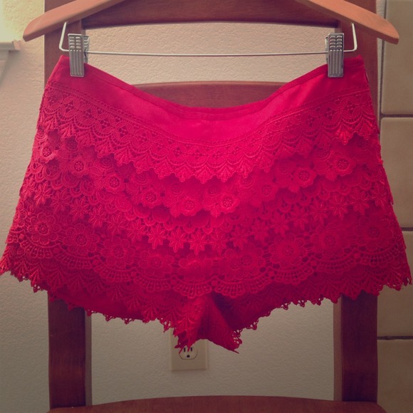 Red crochet shorts!❤️