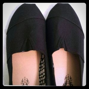 Black Canvas Flats
