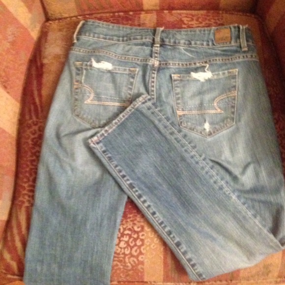 AE distressed cropped jeans