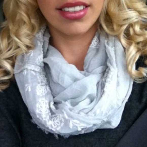 American Eagle infinity scarf