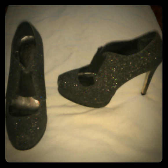 Heals - Picture 1 of 1