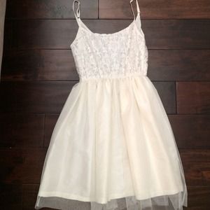 Lace white mini