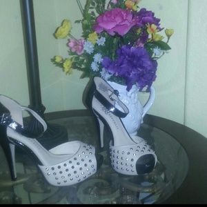 @carinahands BUNDLE !!!!! Beige and Purple heels