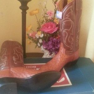 SOLD other site. Tony Lama Mens boots..size 8D